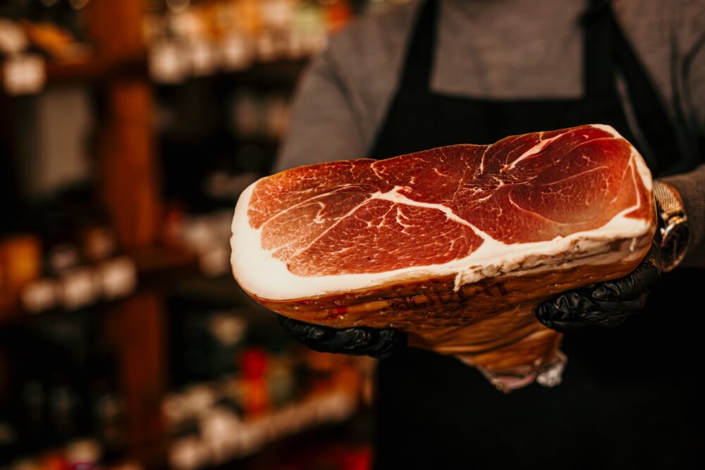 Prosciutto di Parma DOP włoska szynka dojrzewająca 18 miesięczna premium