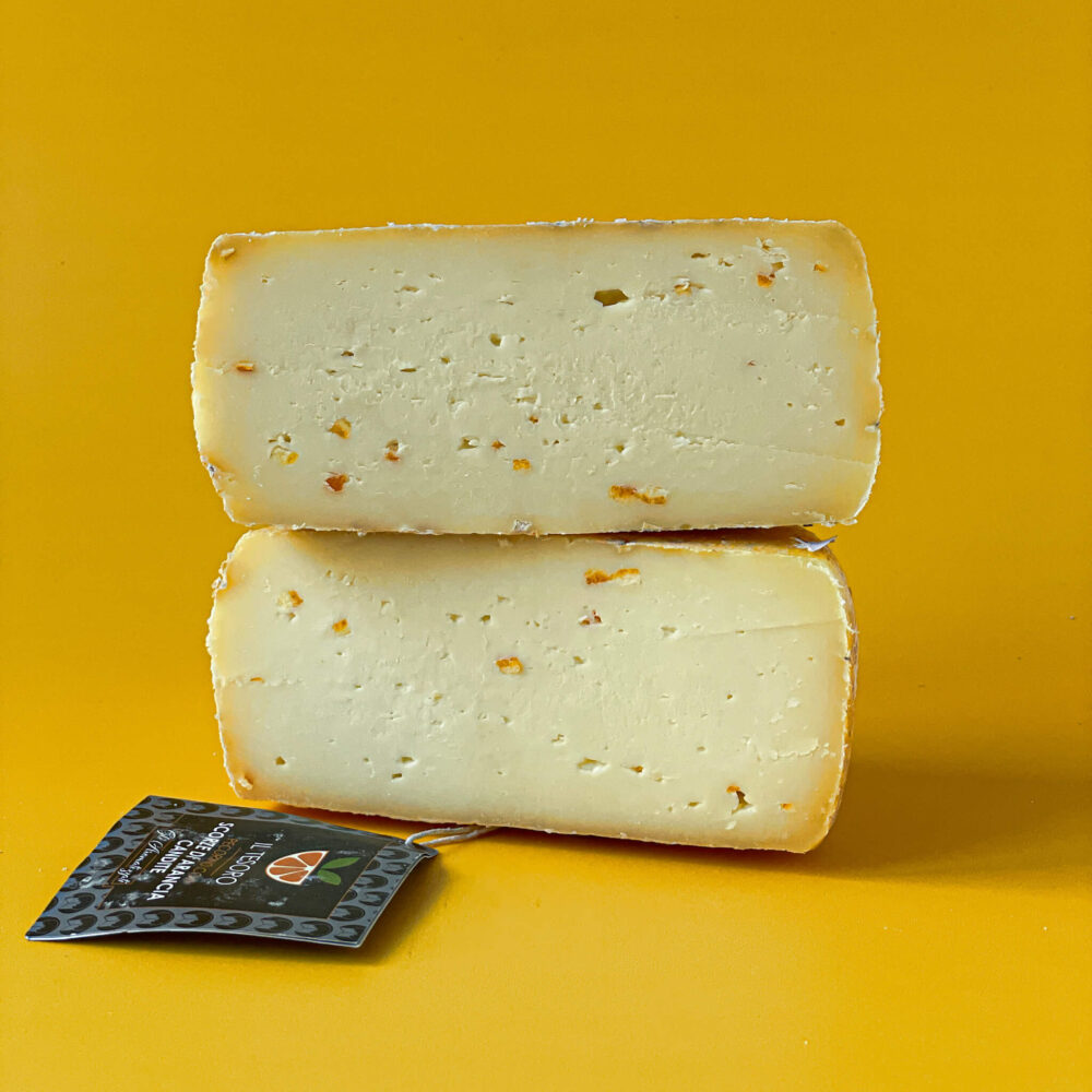 Ser pecorino z pomarańczą z Sycylii