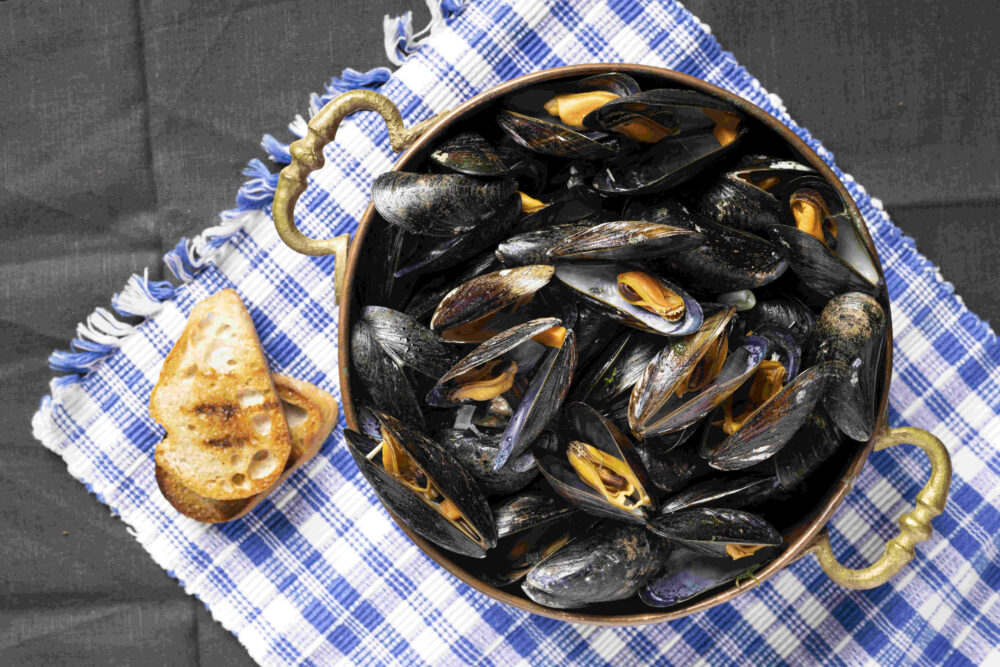 Moules de Bouchot – małże z francuskiego wybrzeża Normandii